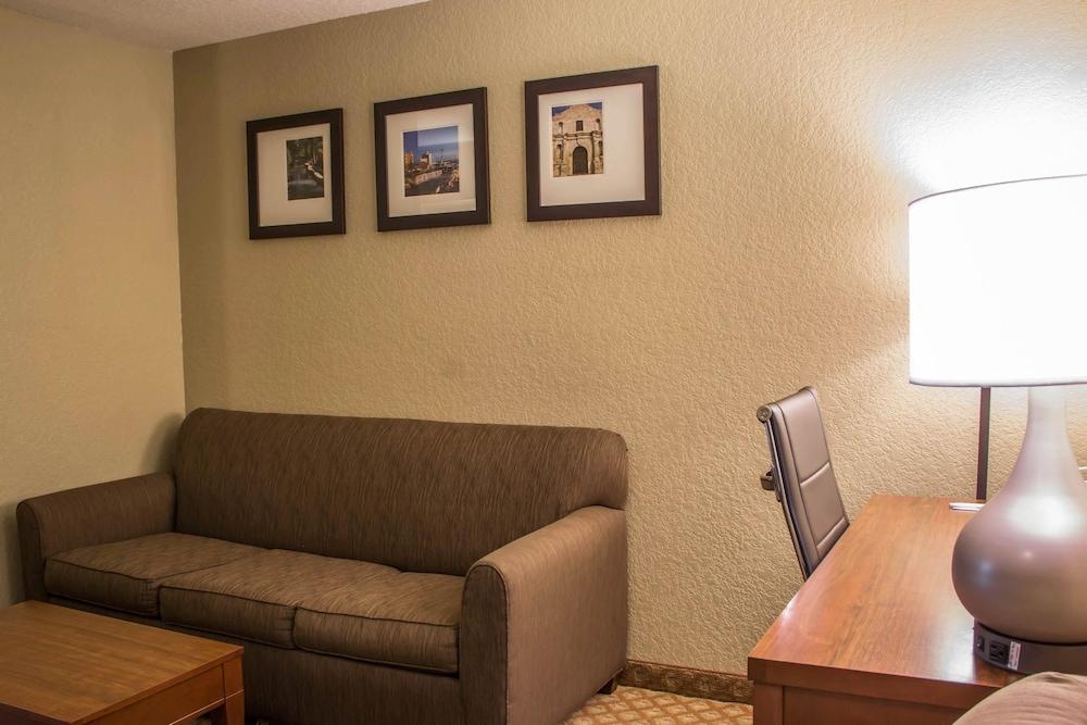 Comfort Suites Near Seaworld San Antonio Exterior foto